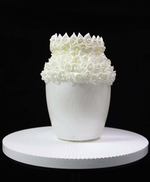 Lilly white Centerpiece Vase, Profile View